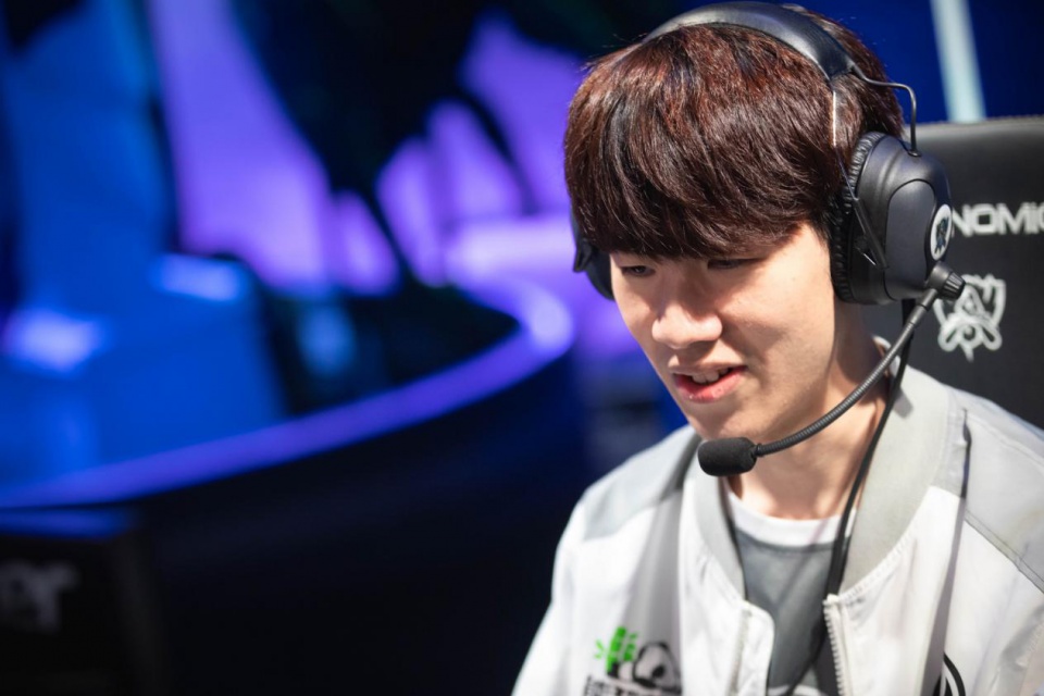 2024 LPL 青年年度教练： FunPlus Phoenix YONDAIME 罗鹏